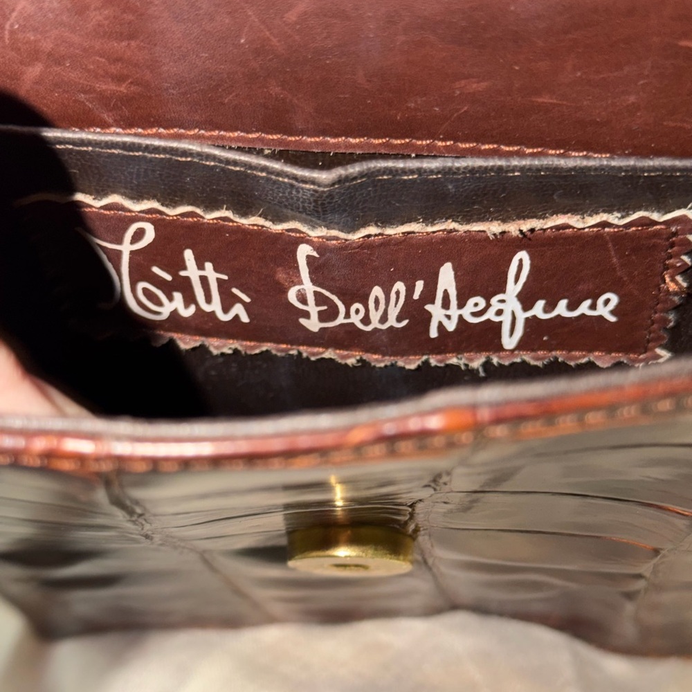 Beautiful Leather Crossbody by Titti Dell'Acqua
Handmade in Italy by Maxima - Picture 3 of 10